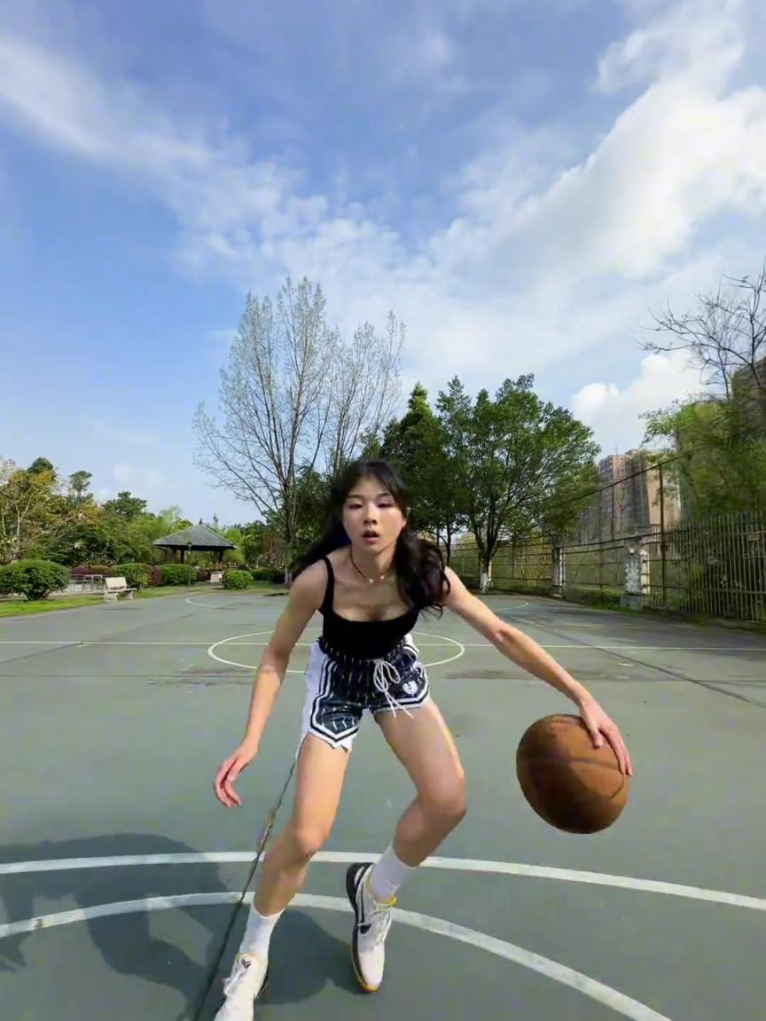 看著有點(diǎn)實(shí)力，敢背打我不？